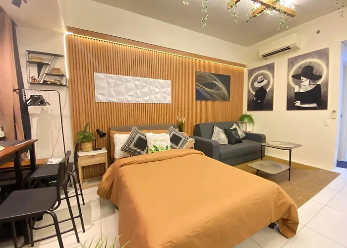 Twin Oaks Near Mrt Shaw, Megamall, Shangri-la Plaza Apartment